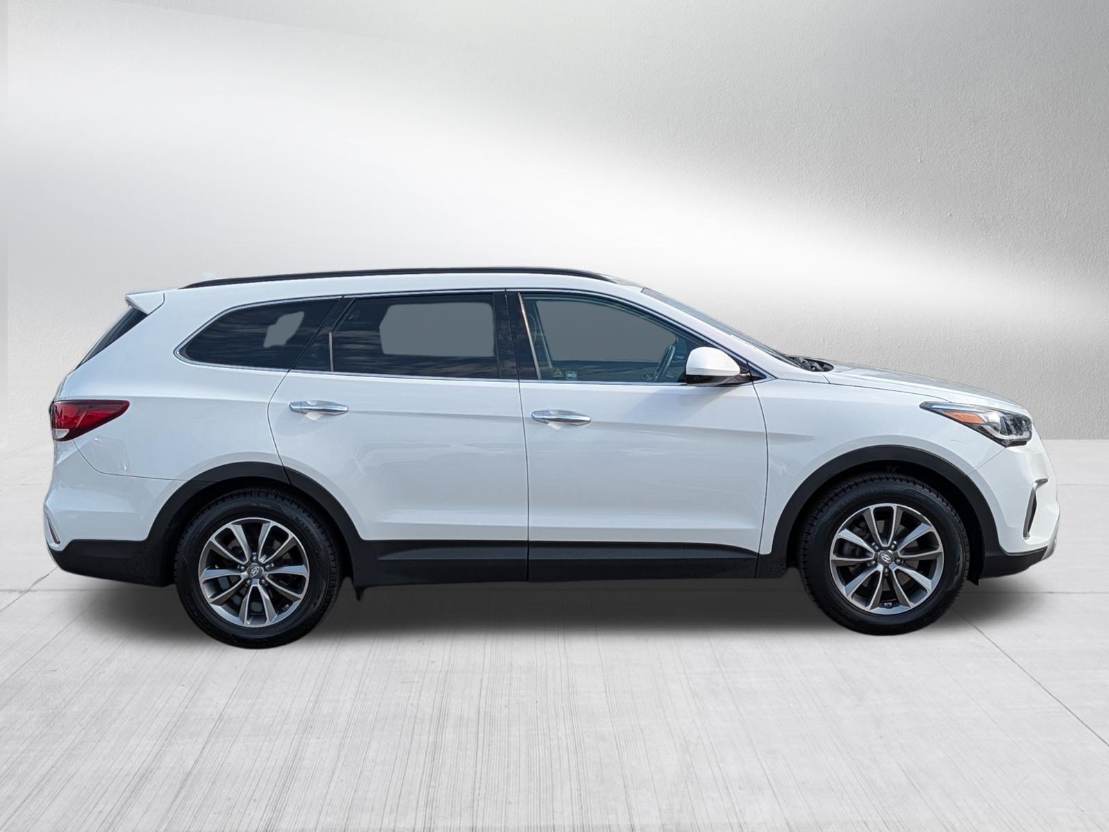 Used 2018 Hyundai Santa Fe SE AWD/4WD image 8