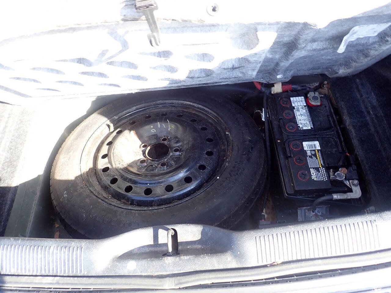 Used 2013 Dodge Charger SE image 17