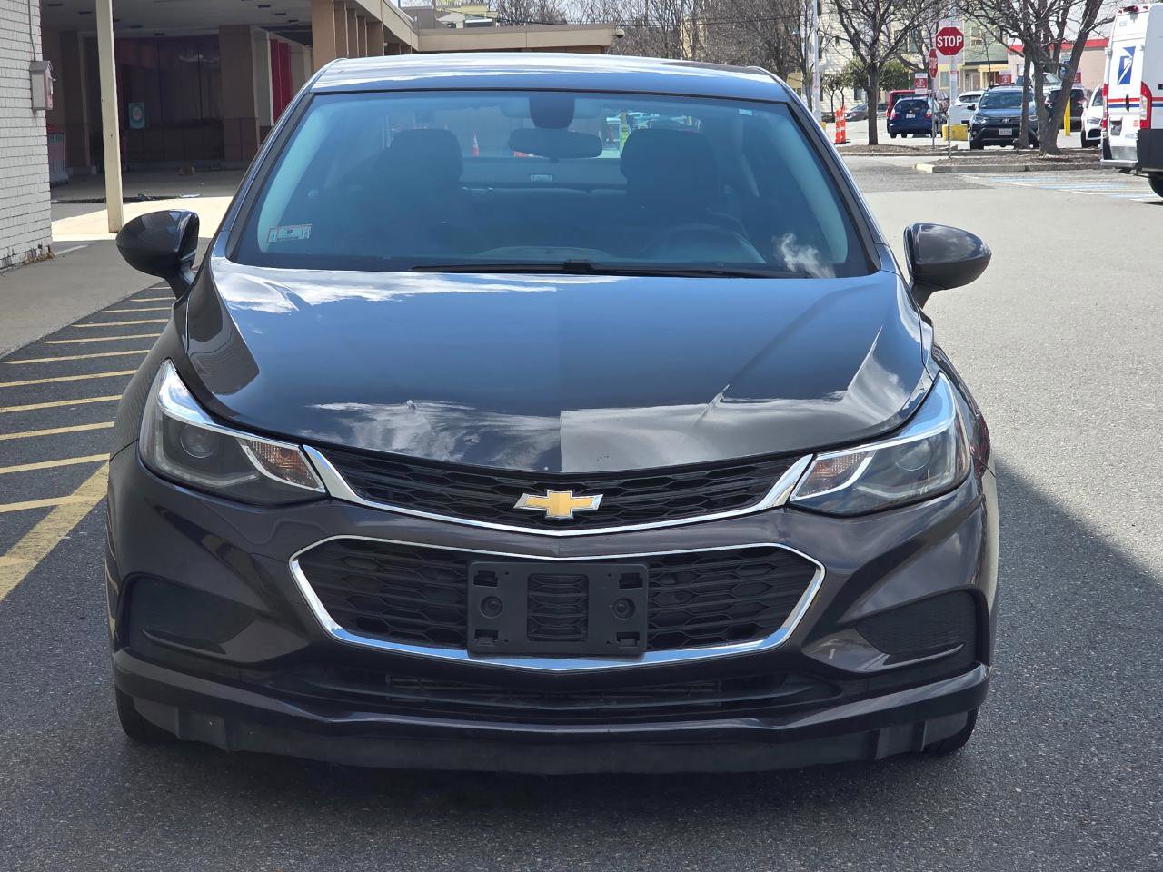 Used 2017 Chevrolet Cruze LT FWD image 2
