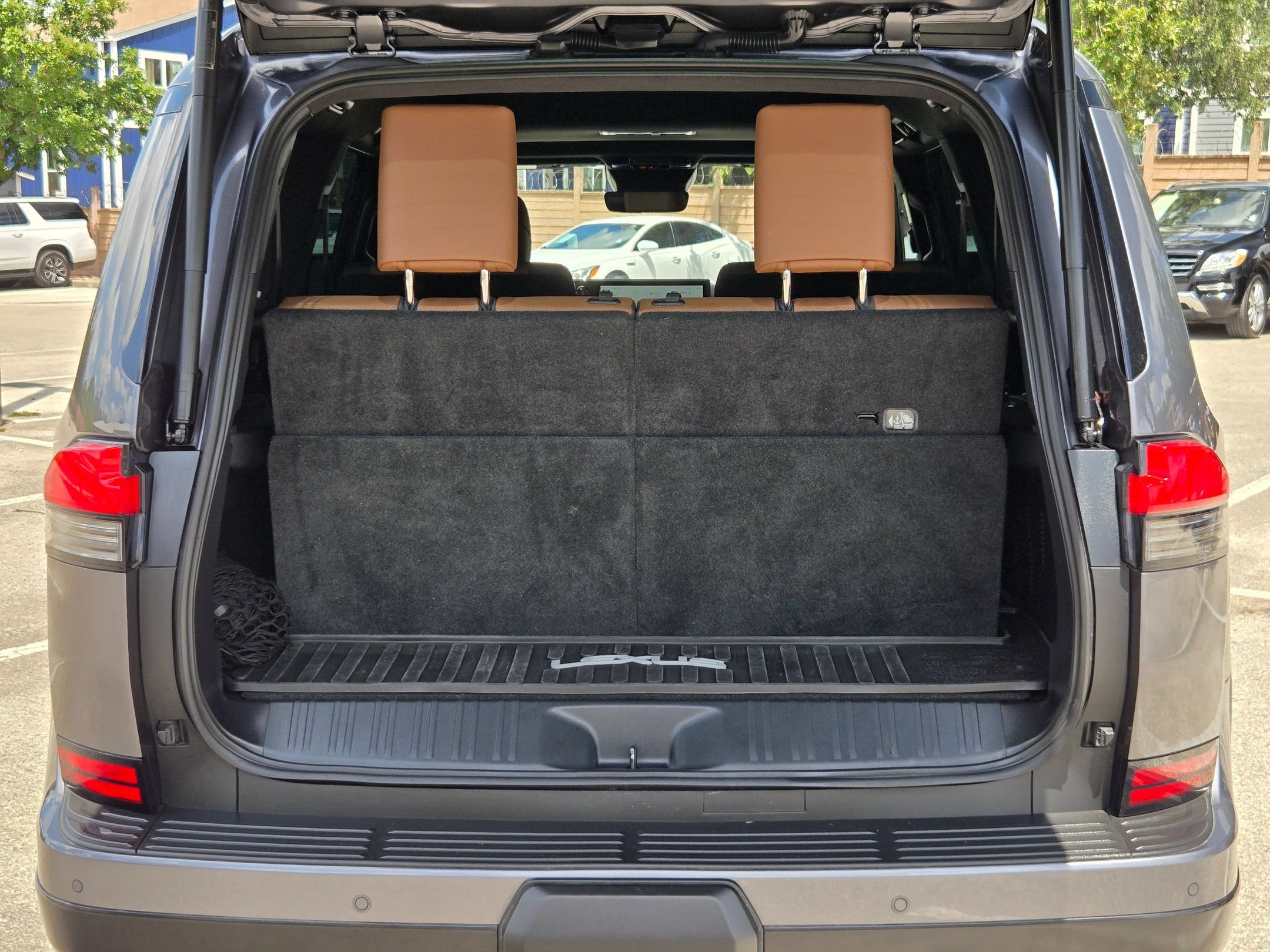 Used 2025 Lexus GX 550 w/ Cold Area Package AWD/4WD image 24