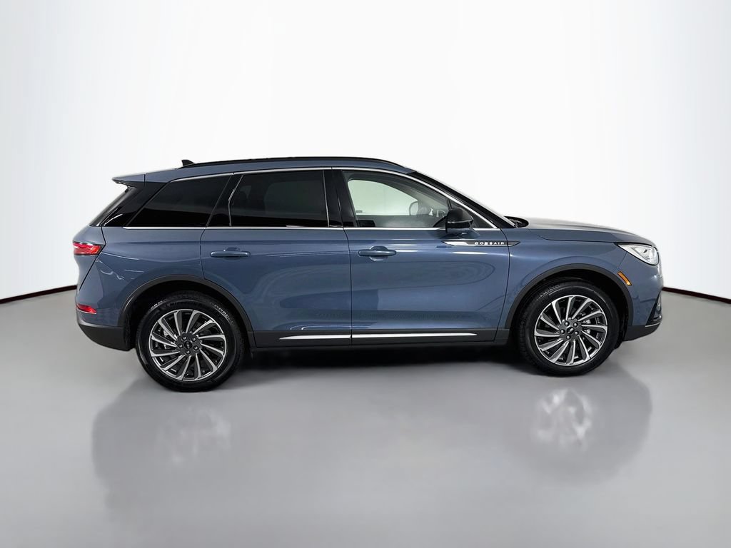 Used 2025 Lincoln Corsair Reserve w/ Equipment Group 202A AWD/4WD image 8