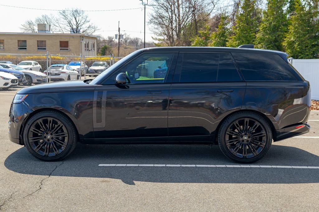 Used 2023 Land Rover Range Rover Autobiography AWD/4WD image 4