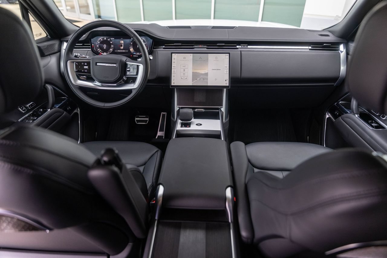 Used 2025 Land Rover Range Rover Long Wheelbase Autobiography AWD/4WD image 39