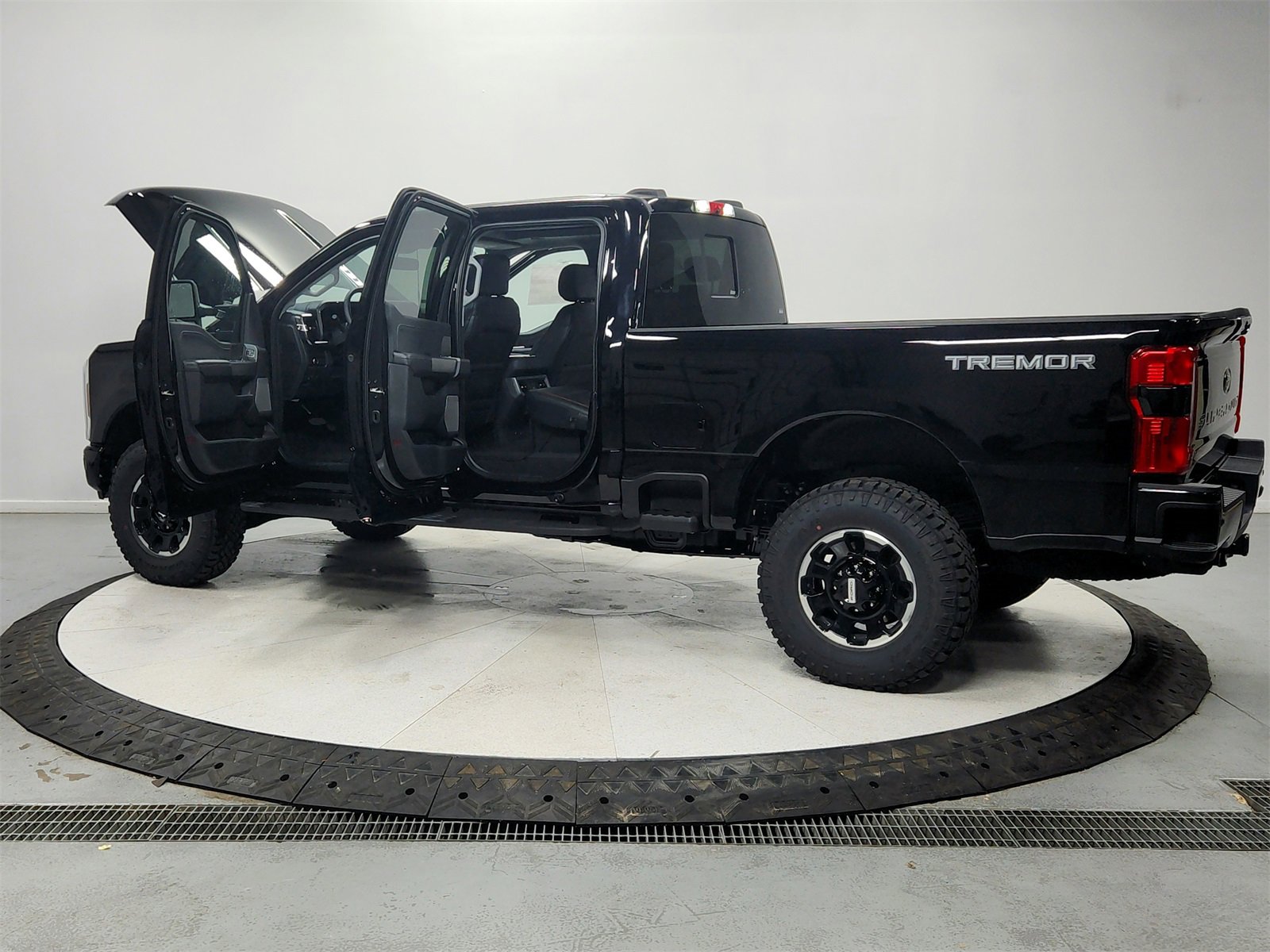New 2026 Ford F250 Lariat image 13
