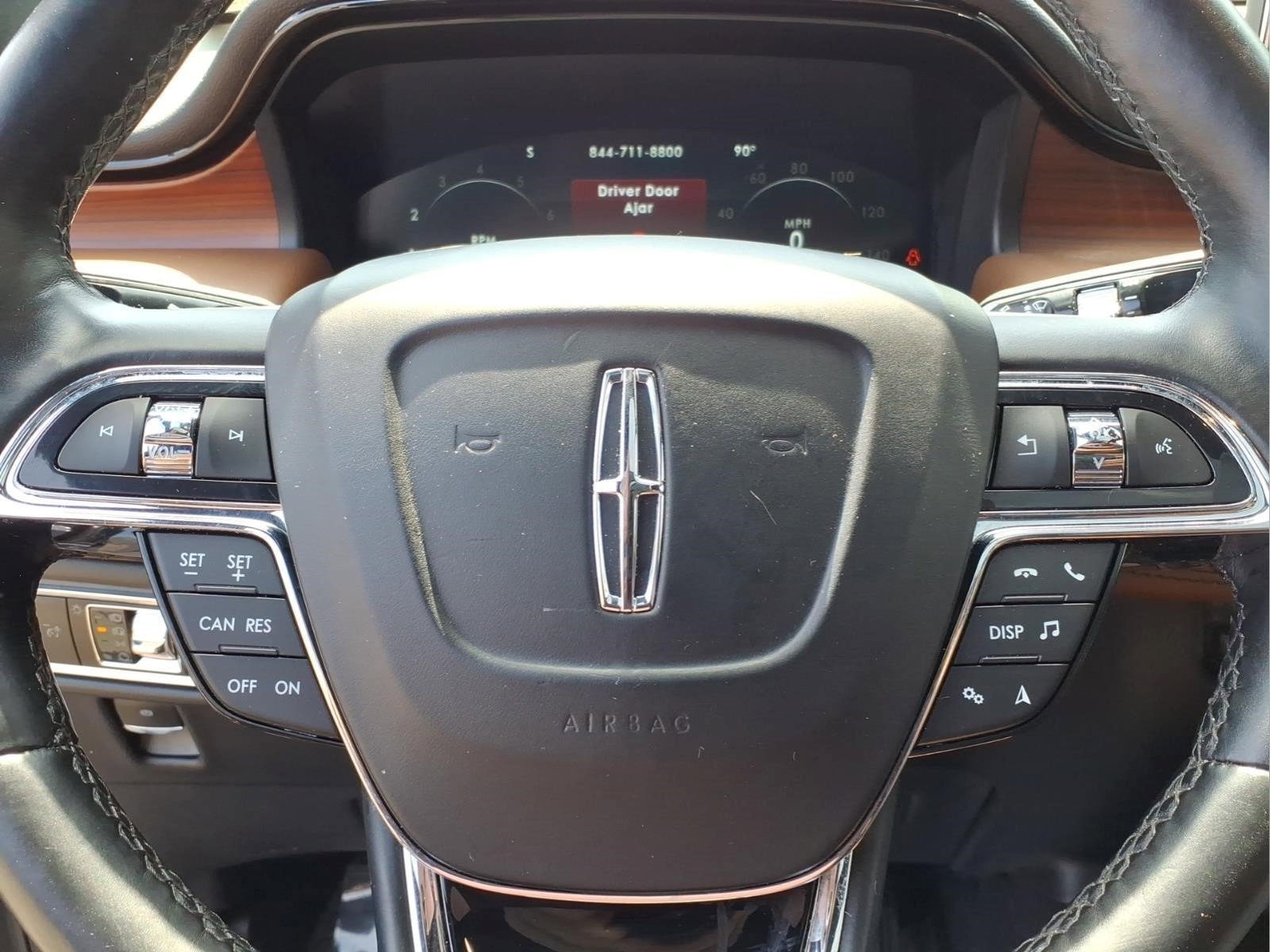 Used 2023 Lincoln Nautilus Reserve image 6