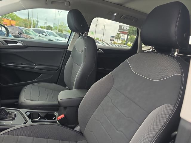 New 2026 Volkswagen Taos SE FWD image 17