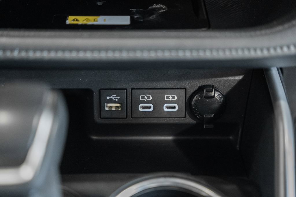 Used 2023 Toyota Highlander XLE image 24