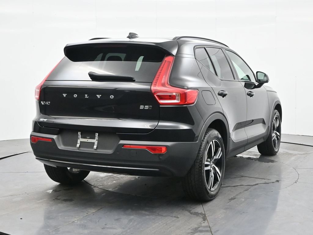 Used 2024 Volvo XC40 B5 Core AWD/4WD image 5