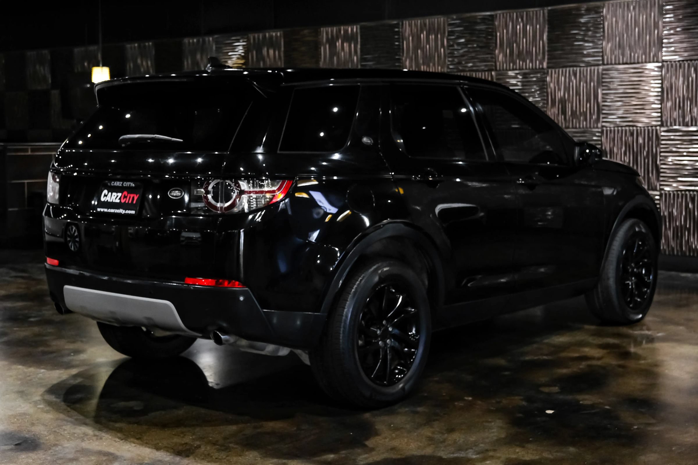 Used 2016 Land Rover Discovery Sport HSE AWD/4WD image 8