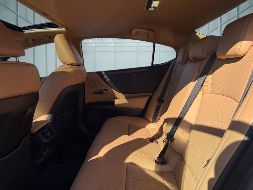 Used 2023 Lexus ES 350 w/ Premium Package FWD image 15