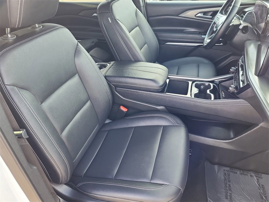Certified 2025 Chevrolet Traverse LT image 16