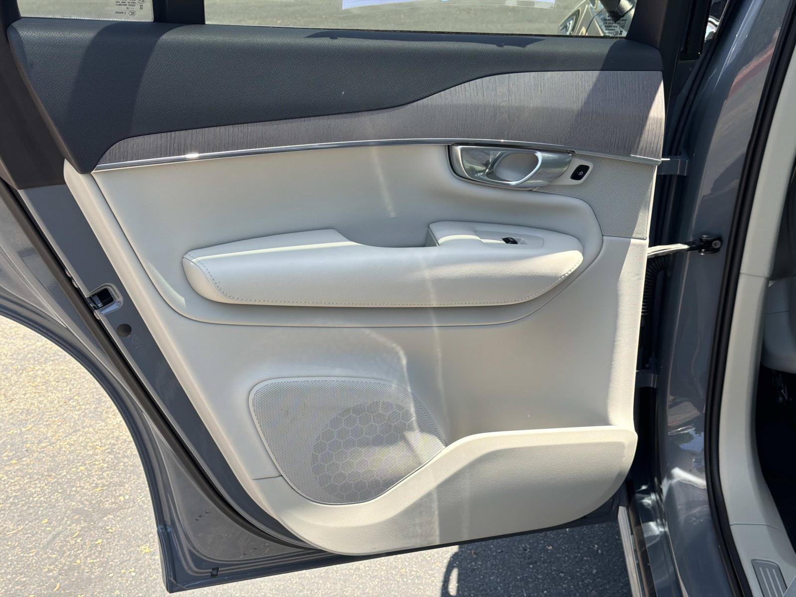 Certified 2023 Volvo XC90 B6 Plus w/ Protection Package Premier AWD/4WD image 20