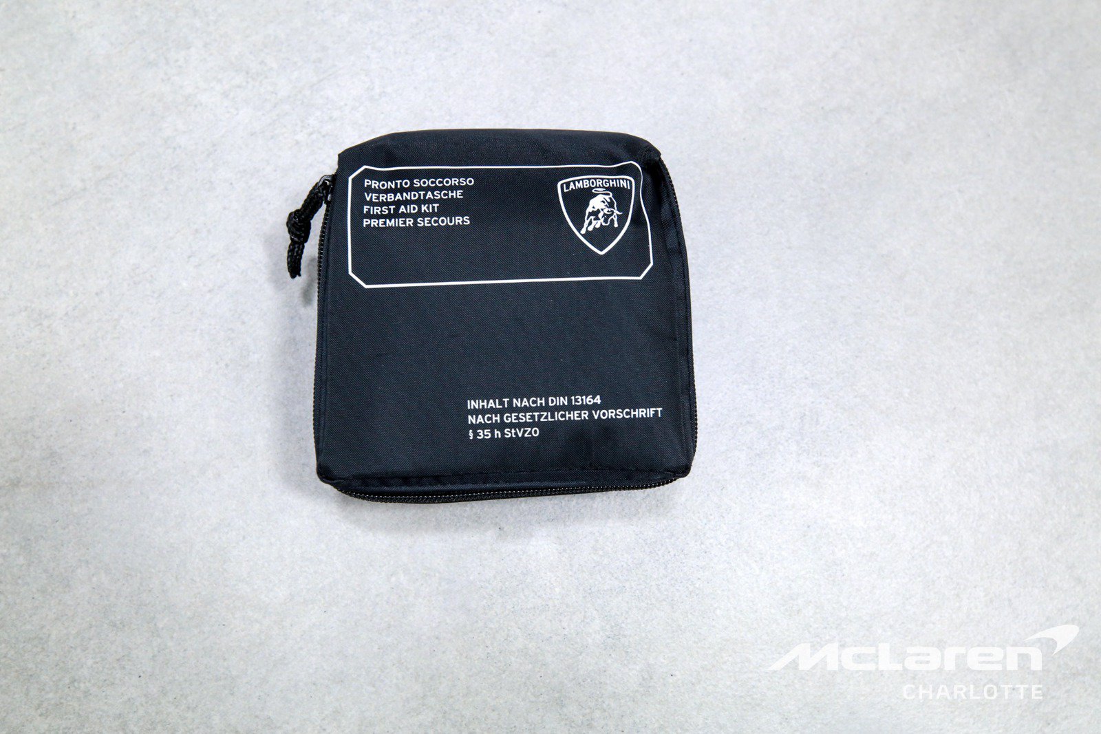 Used 2025 Lamborghini Urus SE AWD/4WD image 32