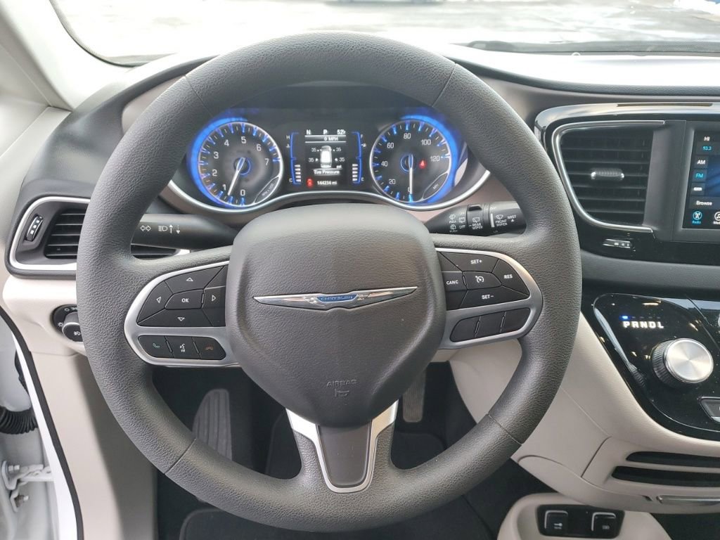 Used 2018 Chrysler Pacifica Touring Plus image 14