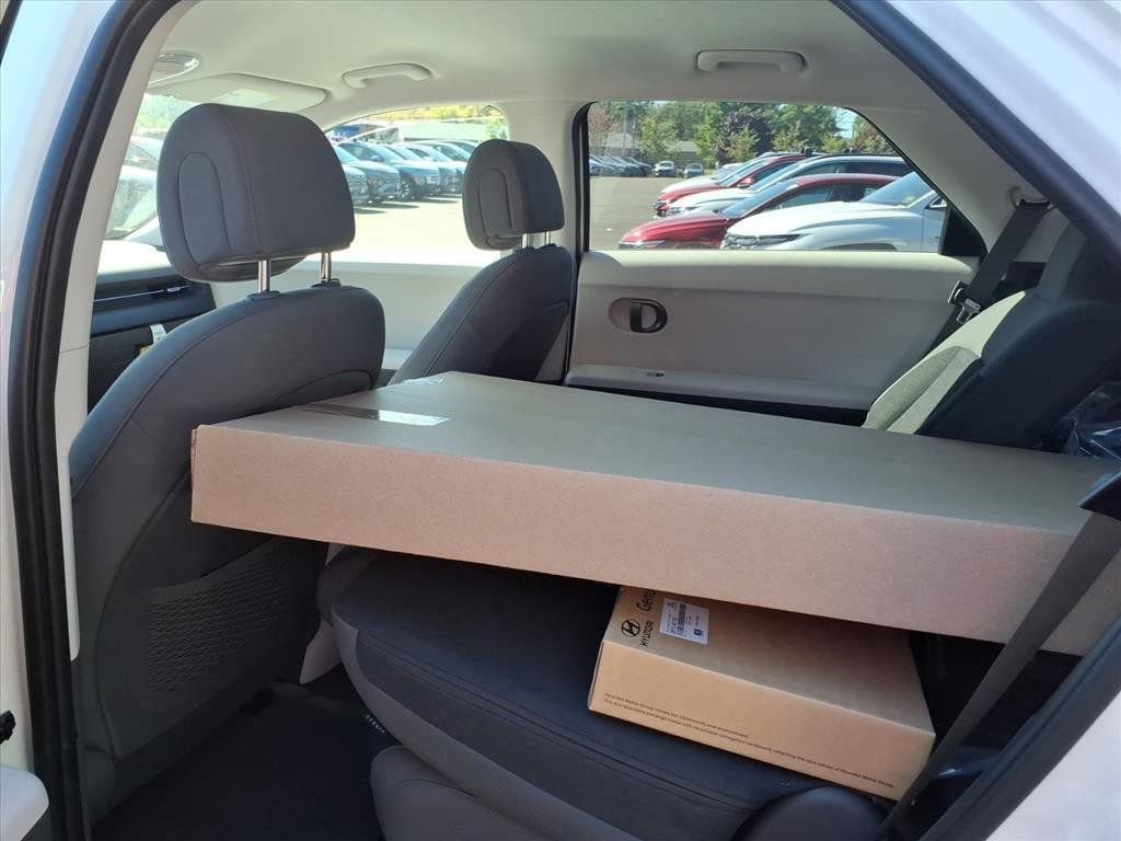 New 2025 Hyundai Ioniq 5 SE image 16