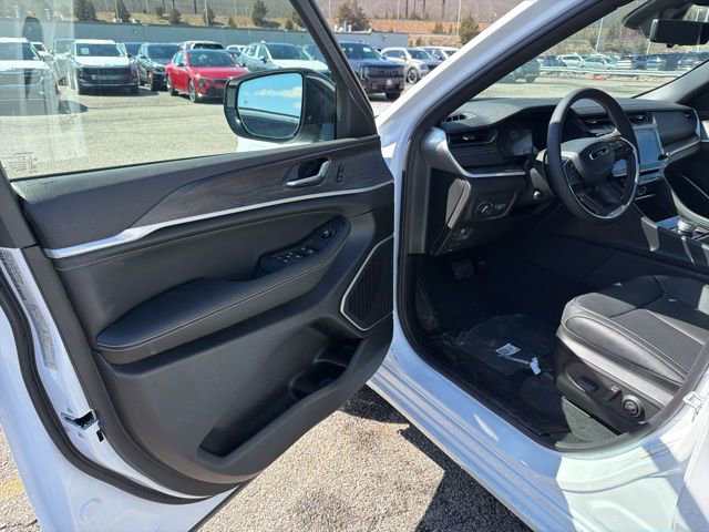 New 2026 Jeep Grand Cherokee Limited Reserve image 13