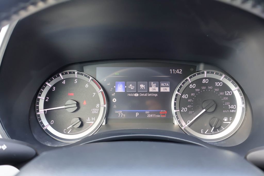 Used 2024 Toyota Highlander XLE AWD/4WD image 14