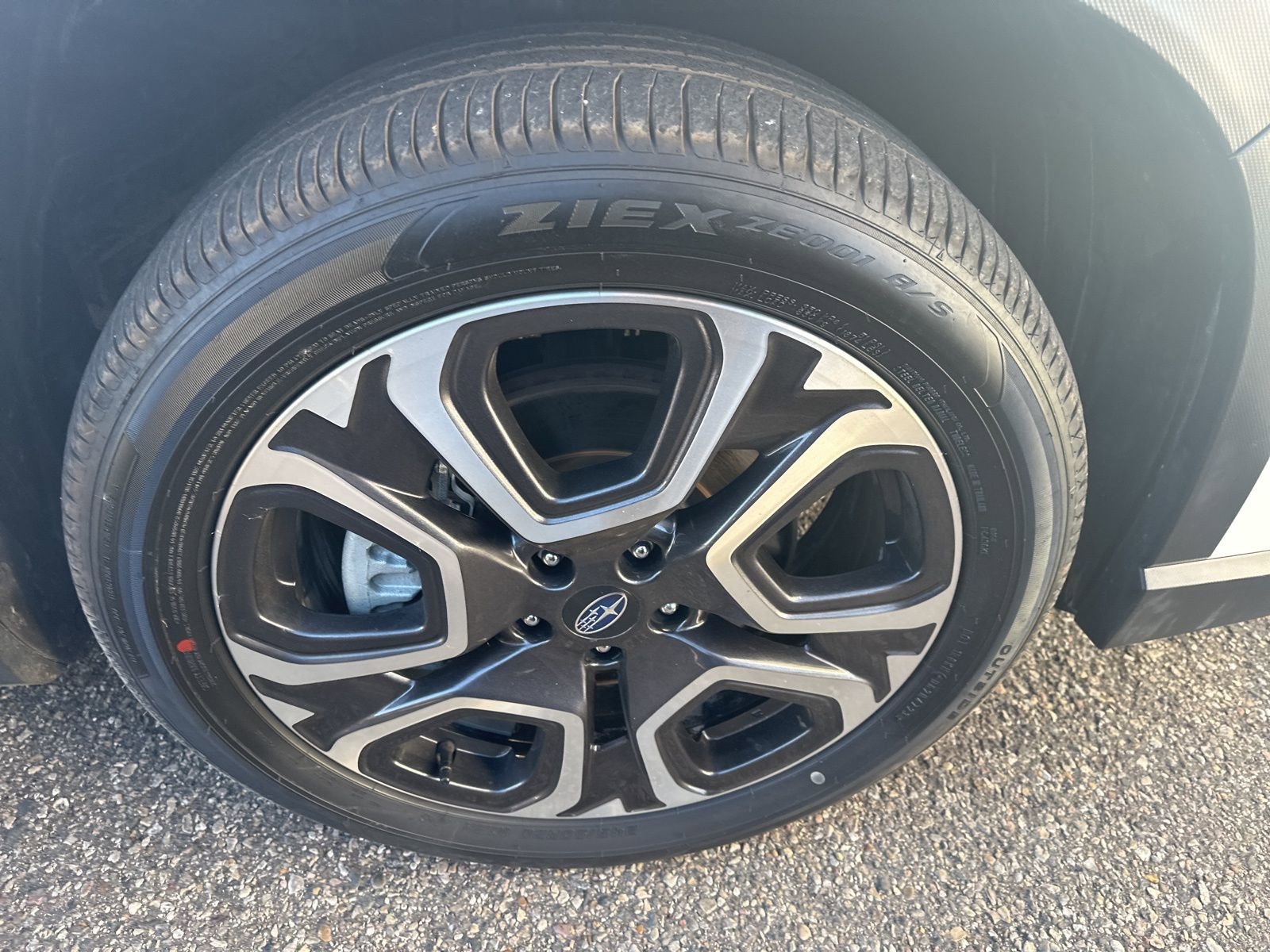 Used 2024 Subaru Ascent Limited w/ Technology Package image 2