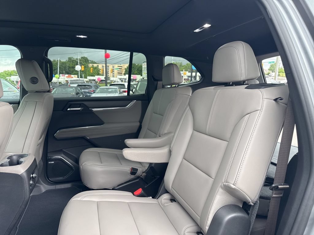 New 2026 GMC Acadia Elevation w/ Elevation Premium Package FWD image 30