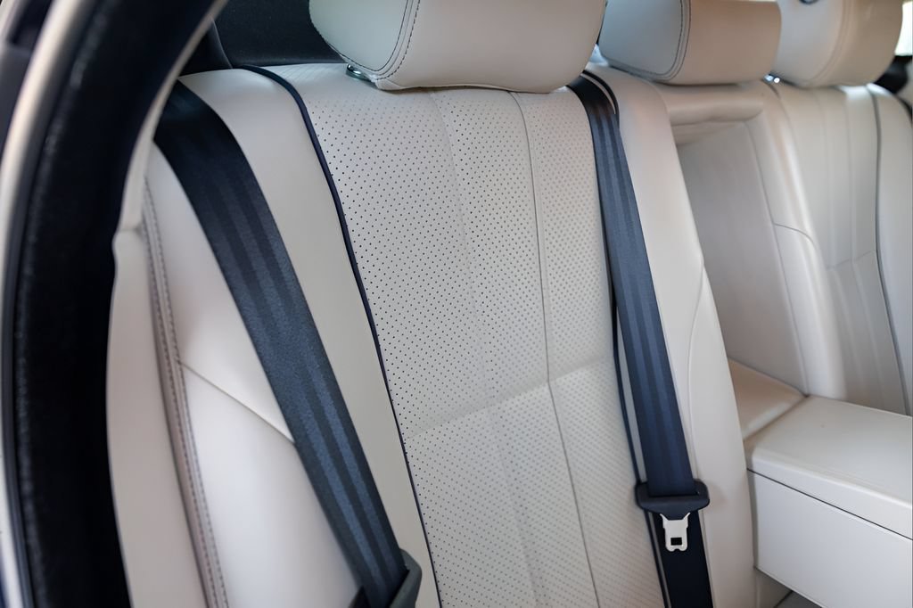 Used 2012 Jaguar XJ L RWD image 72