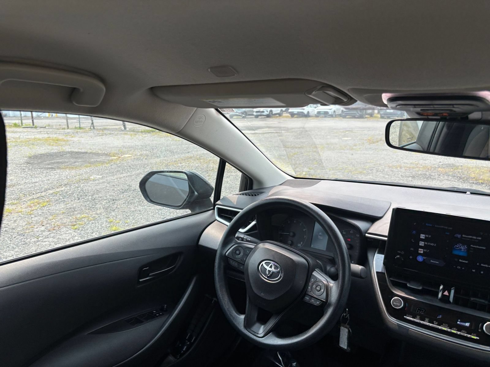 Used 2025 Toyota Corolla LE FWD image 30