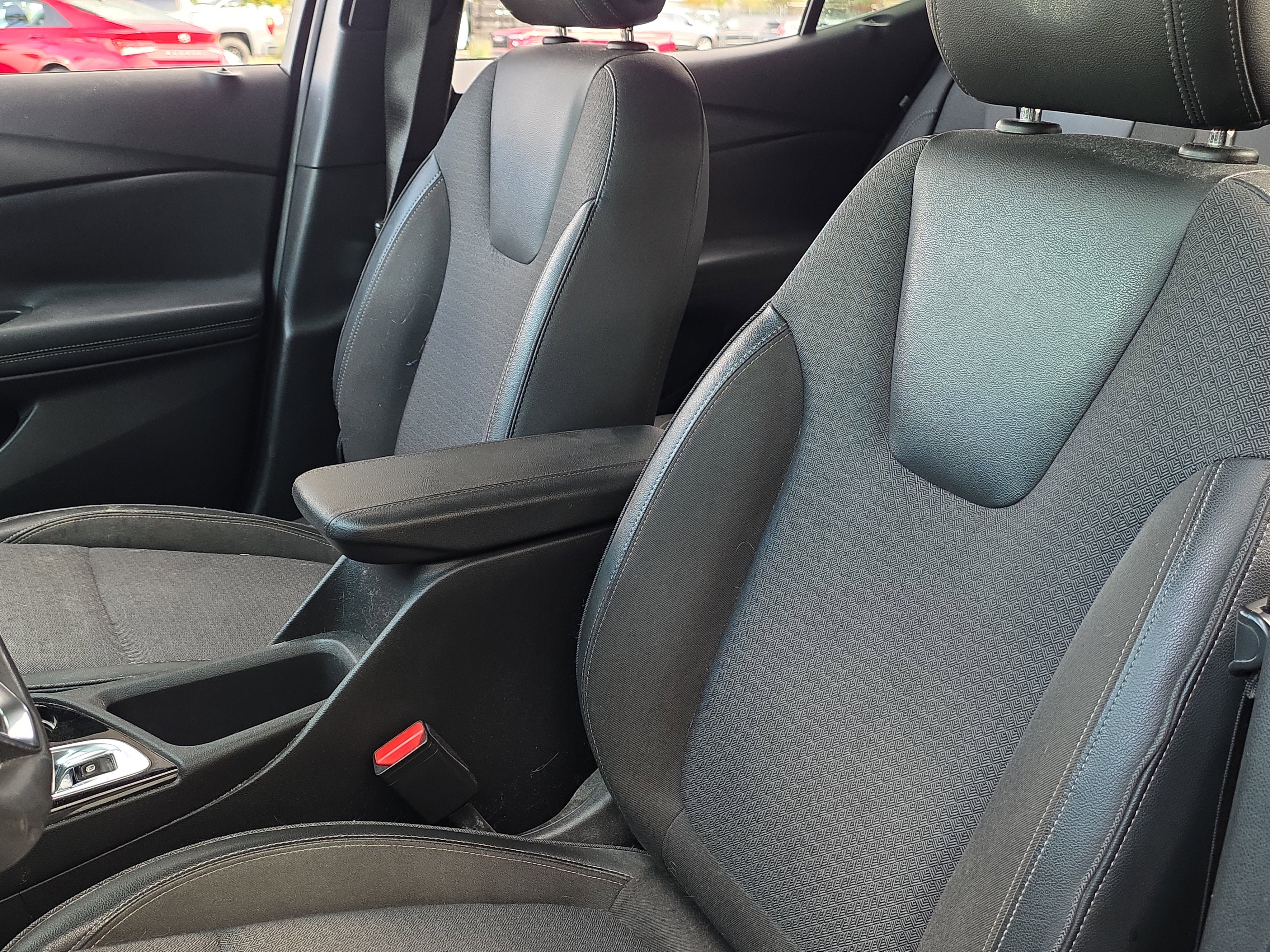 Used 2020 Buick Encore GX Preferred w/ Cold Weather Comfort Package image 12