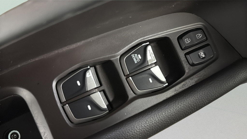 Used 2018 Hyundai Santa Fe Sport FWD image 15