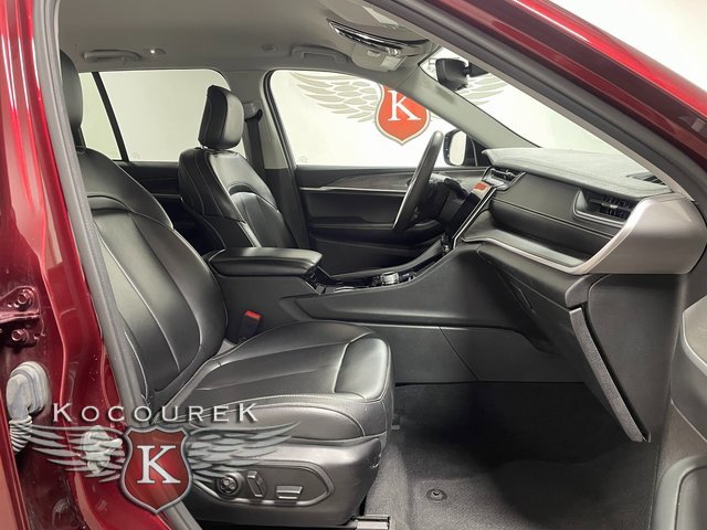 Used 2023 Jeep Grand Cherokee Limited image 22