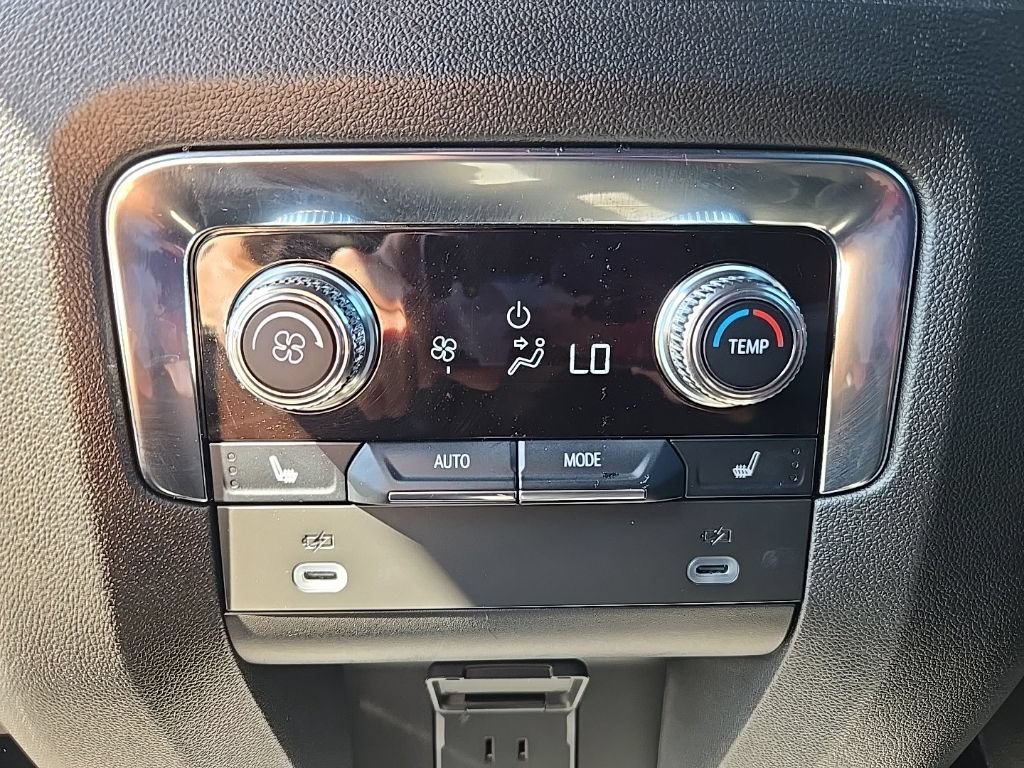 Used 2024 GMC Yukon XL Denali AWD/4WD image 52