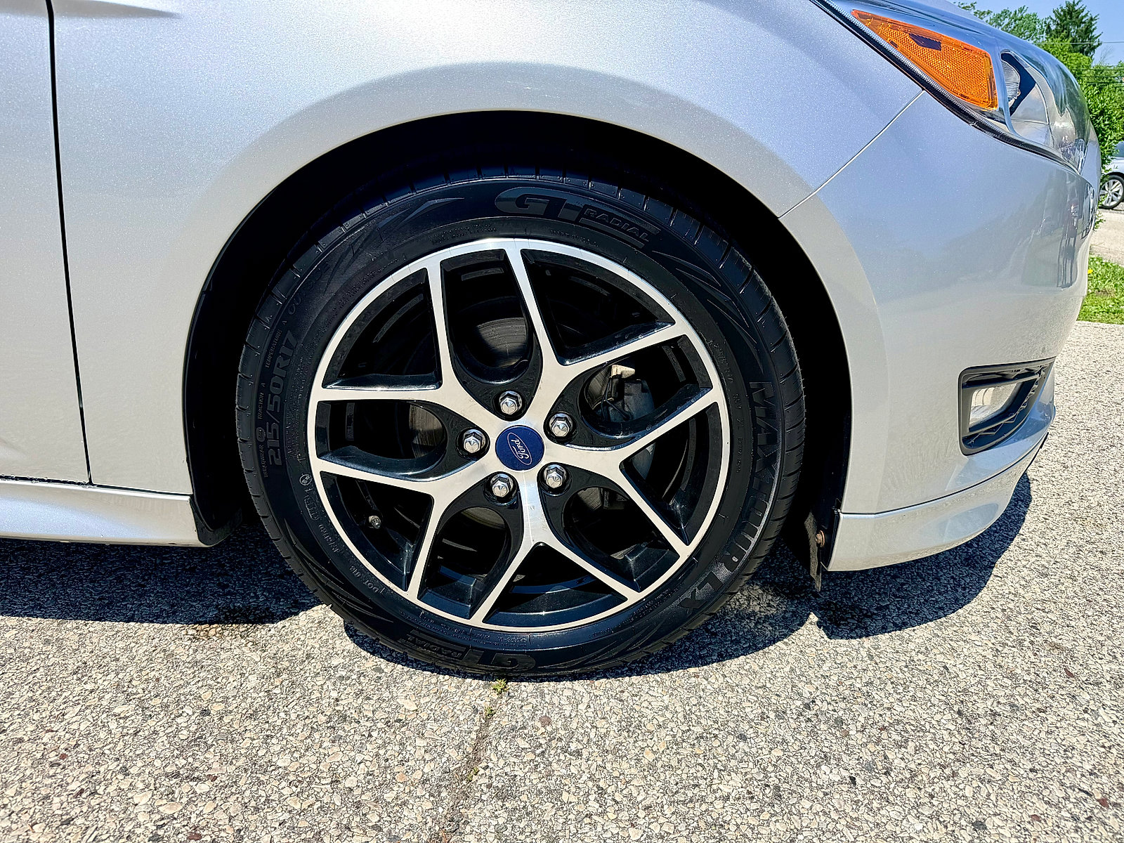 Used 2015 Ford Focus SE w/ SE Sport Package FWD image 11