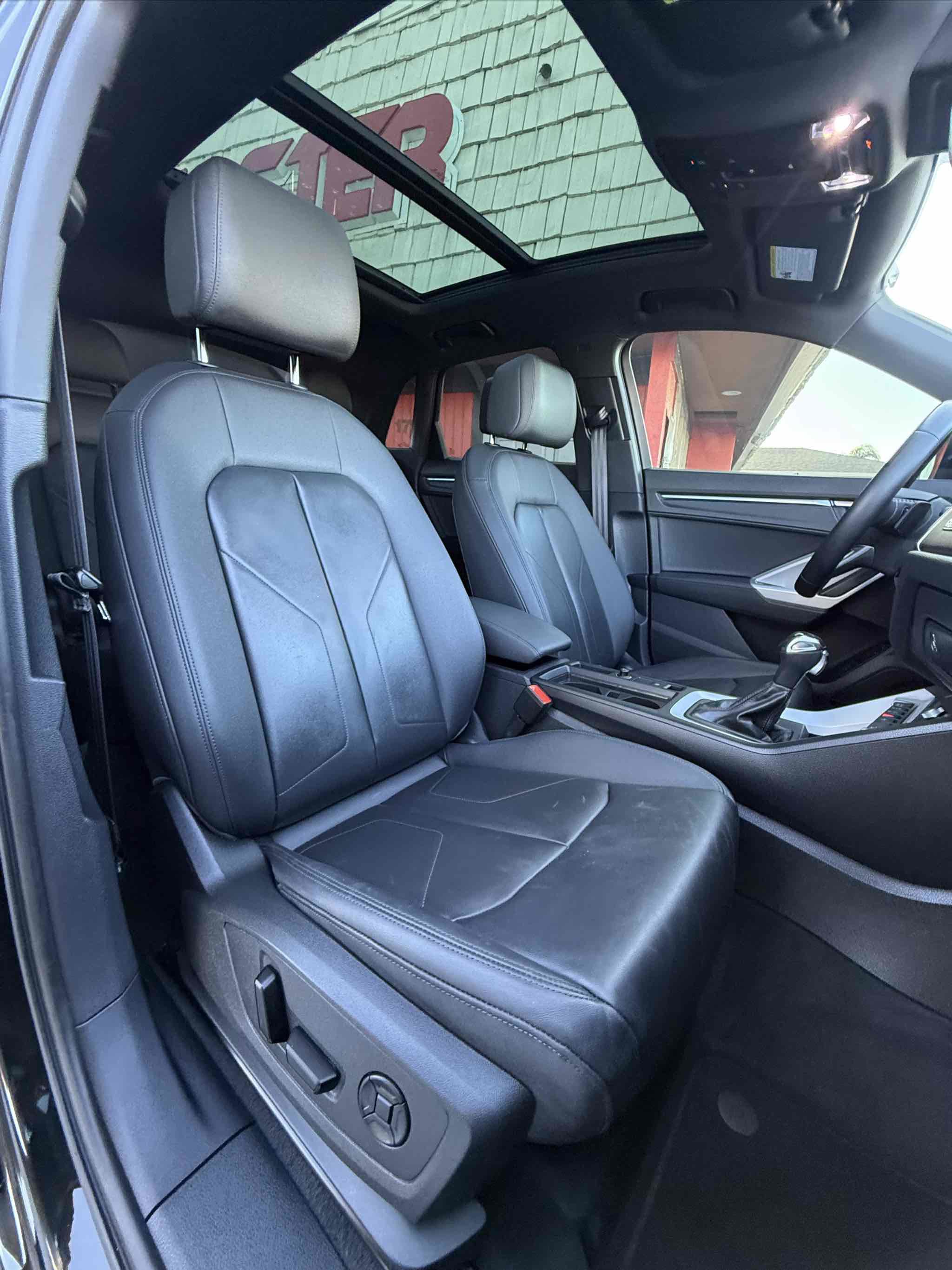 Used 2022 Audi Q3 2.0T Premium Plus w/ Premium Plus Package image 8