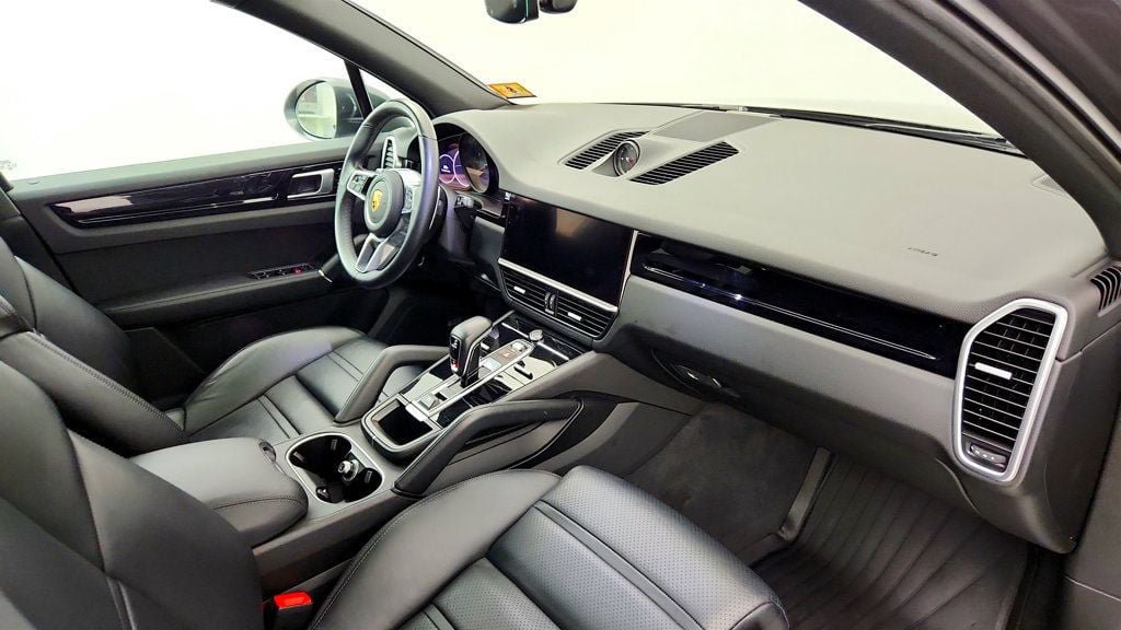 Used 2021 Porsche Cayenne AWD/4WD image 42