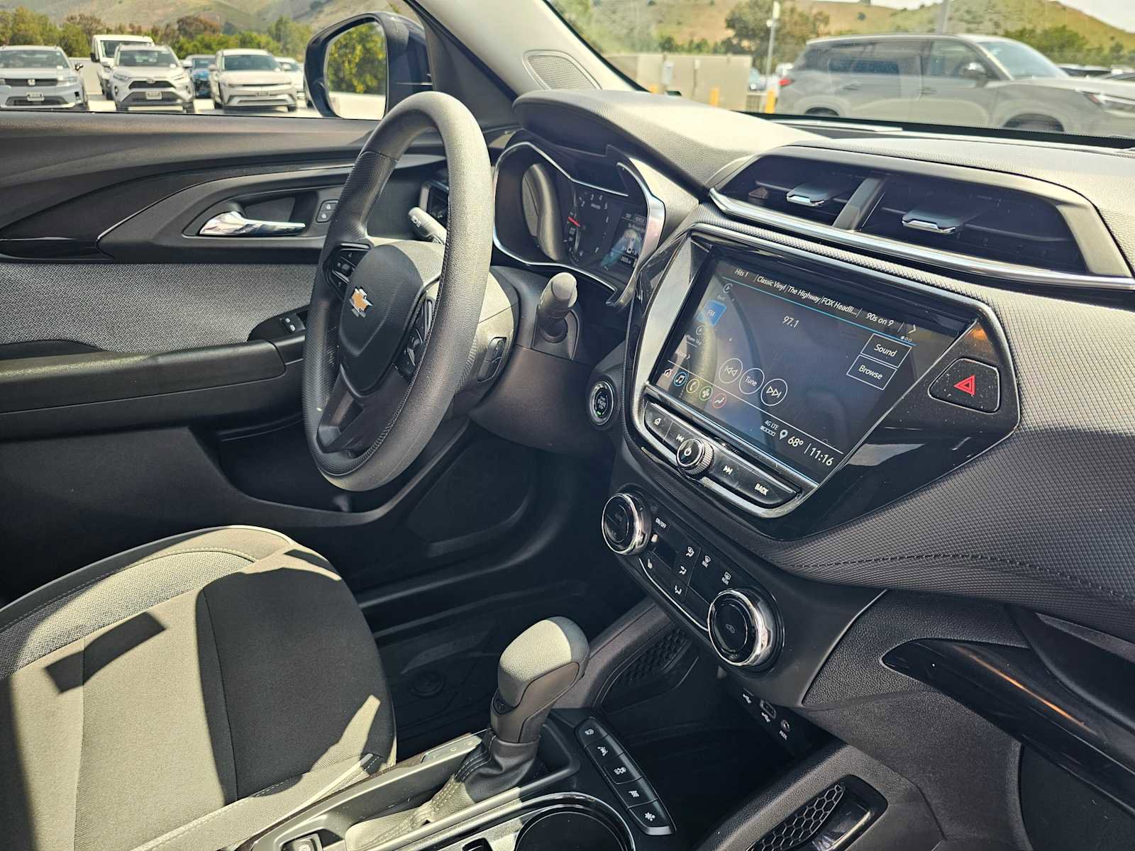 Used 2023 Chevrolet TrailBlazer LT w/ Convenience Package FWD image 11