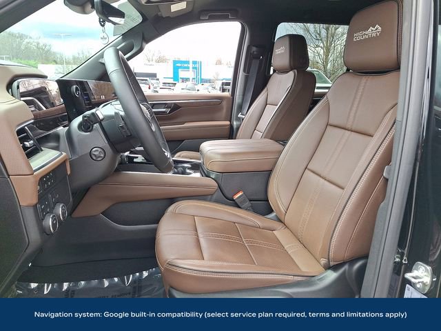 Used 2025 Chevrolet Tahoe High Country AWD/4WD image 2