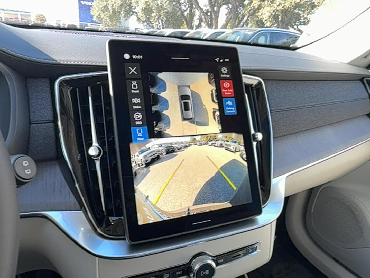 New 2026 Volvo XC90 B6 Ultra w/ Protection Package image 23