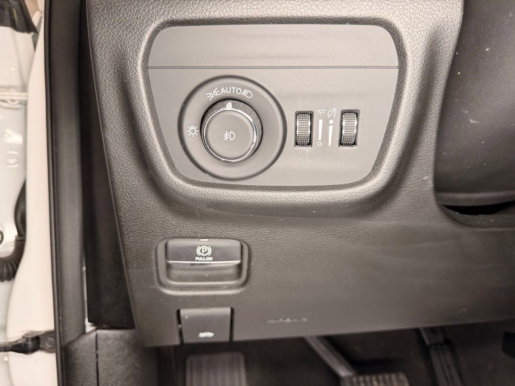 Used 2024 Jeep Grand Cherokee Limited w/ Luxury Tech Group II AWD/4WD image 5