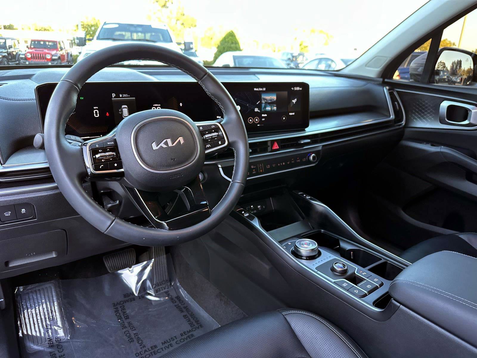 Used 2025 Kia Sorento EX image 16