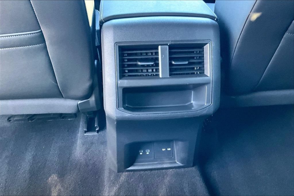 Used 2023 Volkswagen Atlas Cross Sport SE FWD image 9