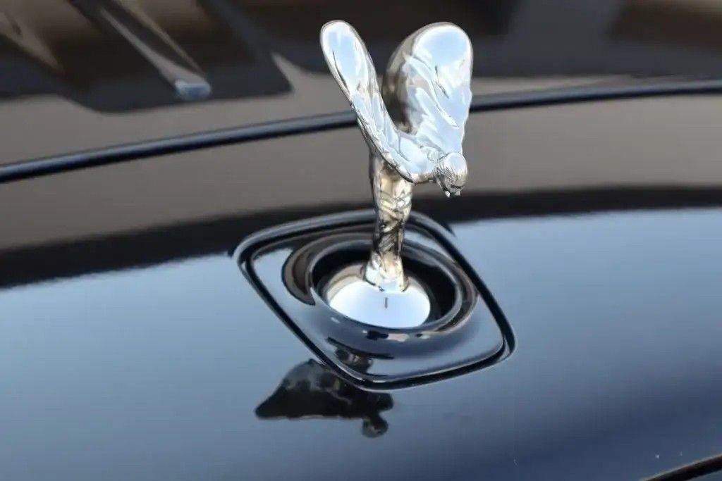 Used 2018 Rolls-Royce Dawn RWD image 23