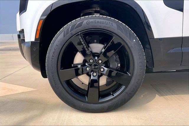 New 2026 Land Rover Defender 110 X-Dynamic SE image 15