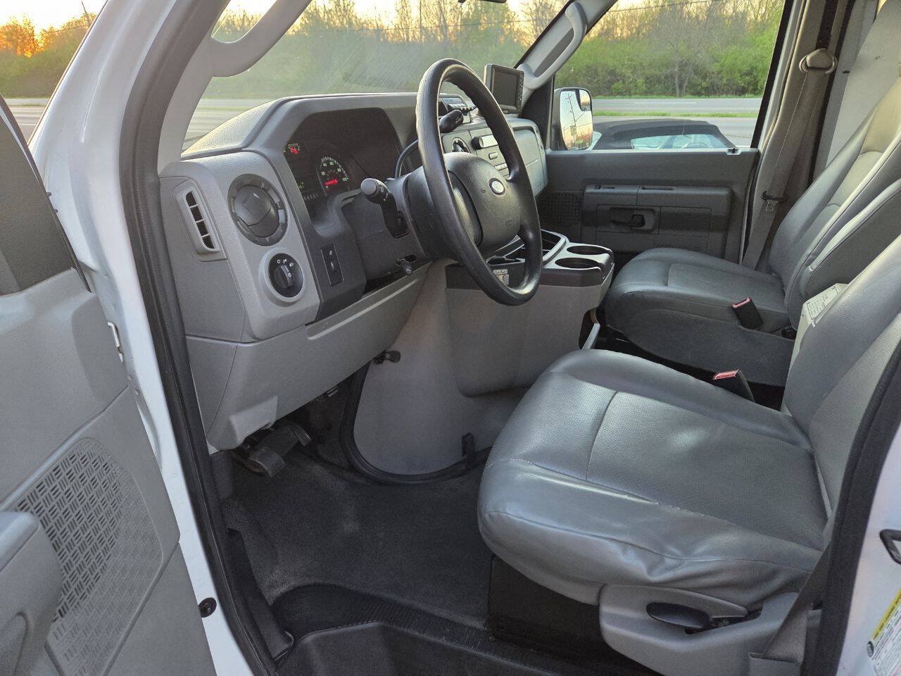 Used 2013 Ford E-350 and Econoline 350 Extended Super Duty w/ PWR Group RWD image 10