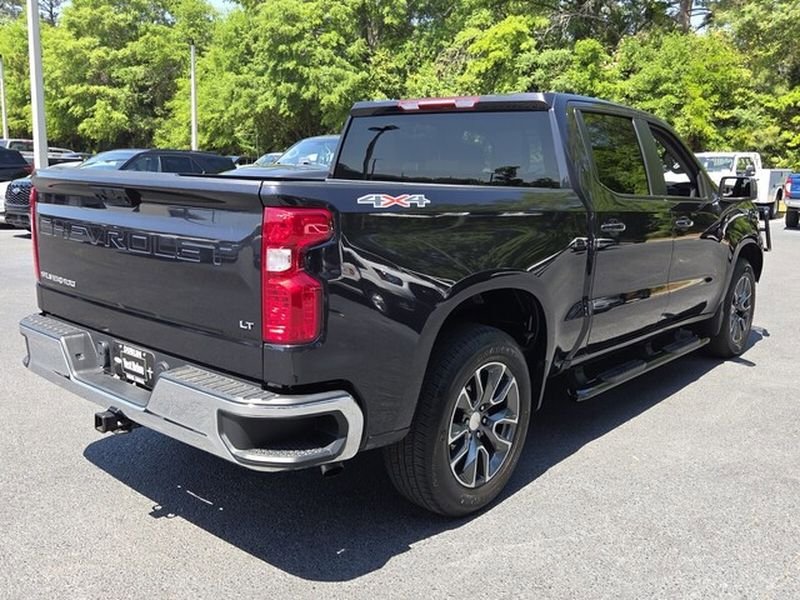 Used 2023 Chevrolet Silverado 1500 LT AWD/4WD image 14