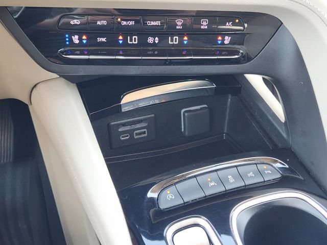 Used 2023 Buick Envision Avenir FWD image 21