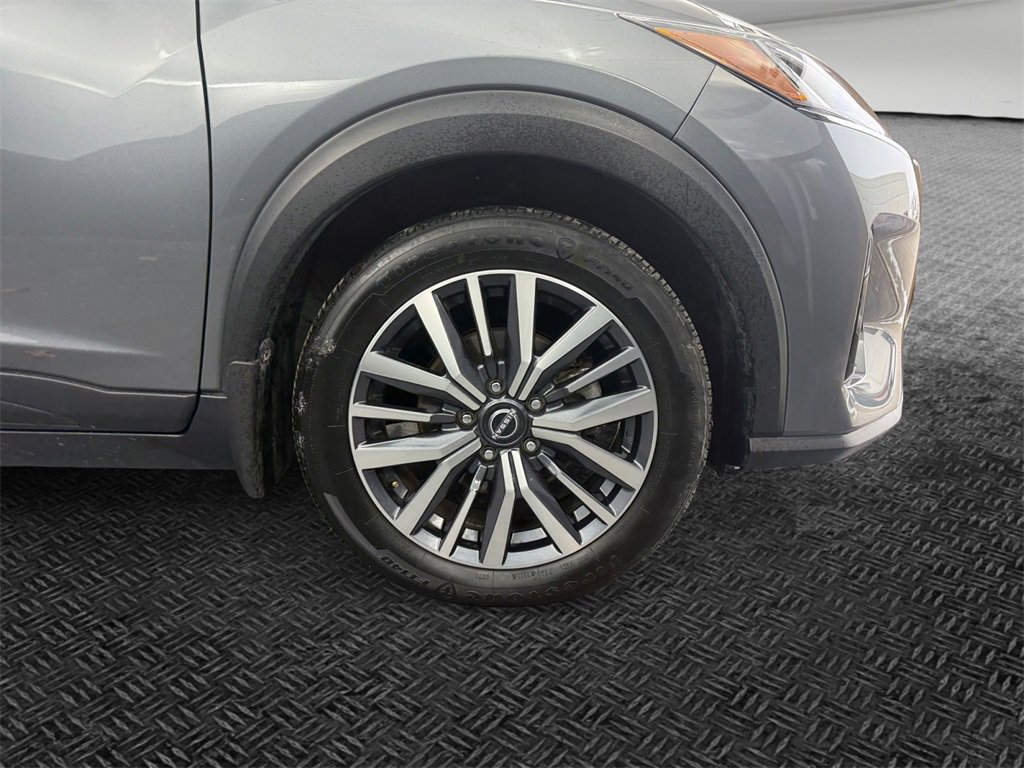 Used 2024 Nissan Kicks SV image 11