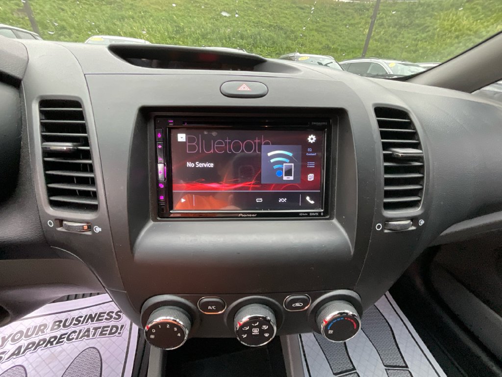 Used 2017 Kia Forte LX FWD image 17