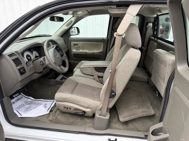 Used 2005 Dodge Dakota SLT image 16