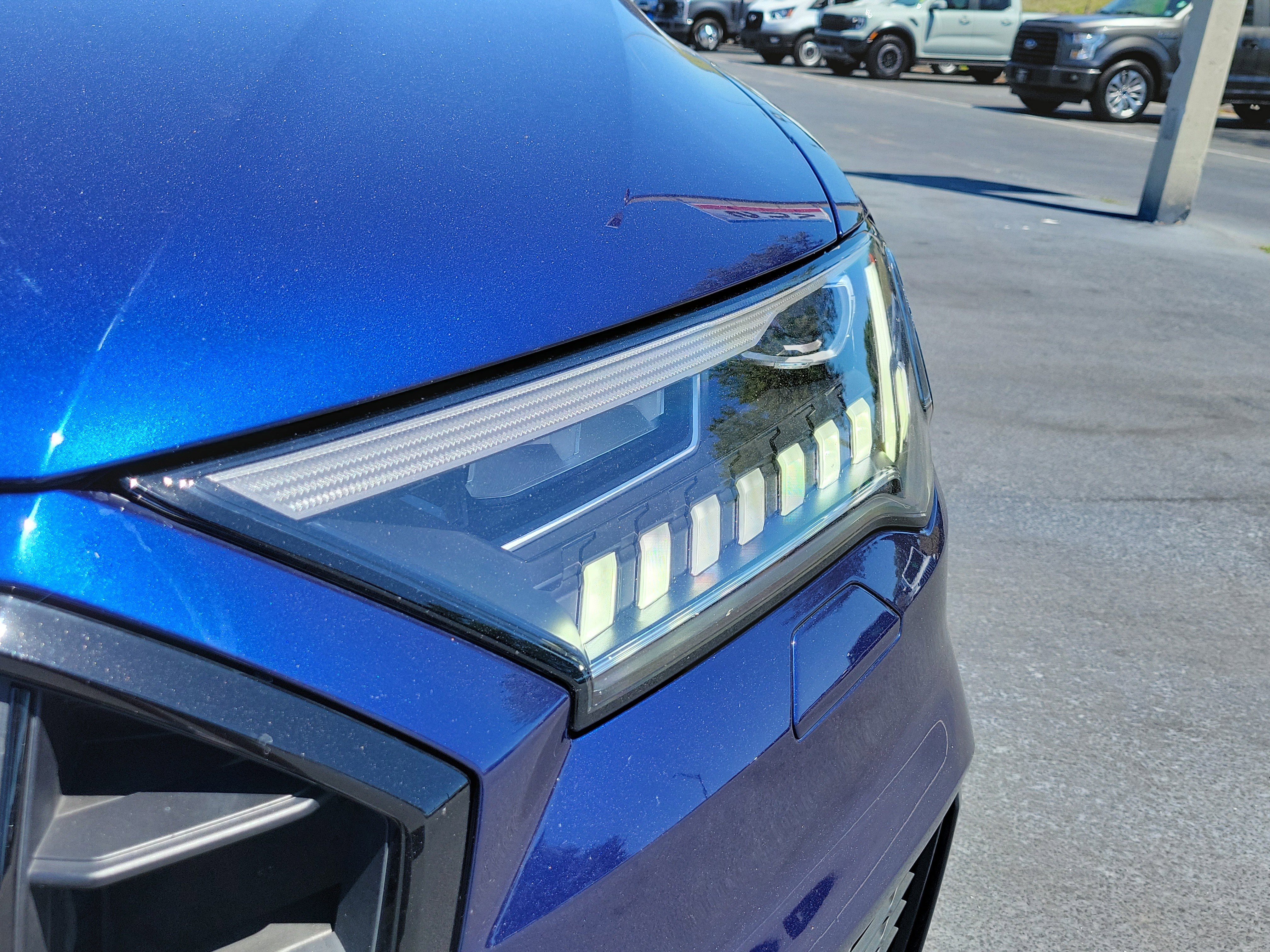 Used 2023 Audi SQ7 Prestige AWD/4WD image 3