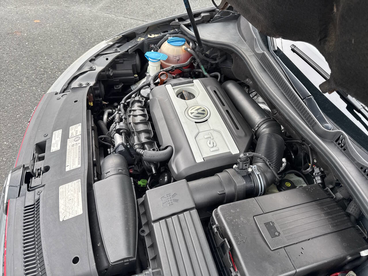 Used 2012 Volkswagen Golf 4-Door image 11