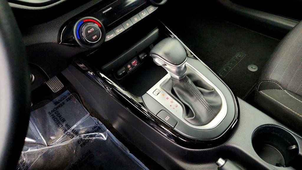 Used 2019 Kia Forte S w/ S Premium Package FWD image 17