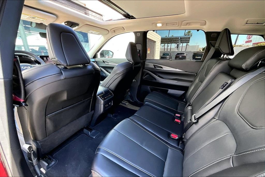 Used 2023 INFINITI QX60 Luxe w/ Cargo Package AWD/4WD image 16